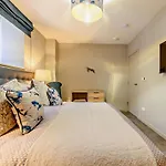 3 Bed In Newquay 90068