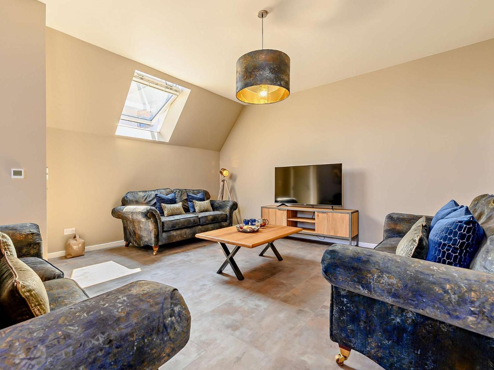 3 Bed In Newquay 90068 *